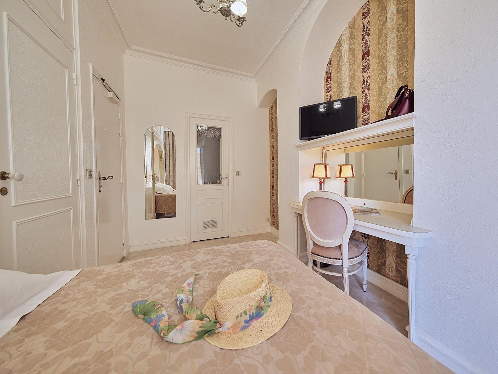 Le Magnolia Hotel Calvi  Kültér fotó