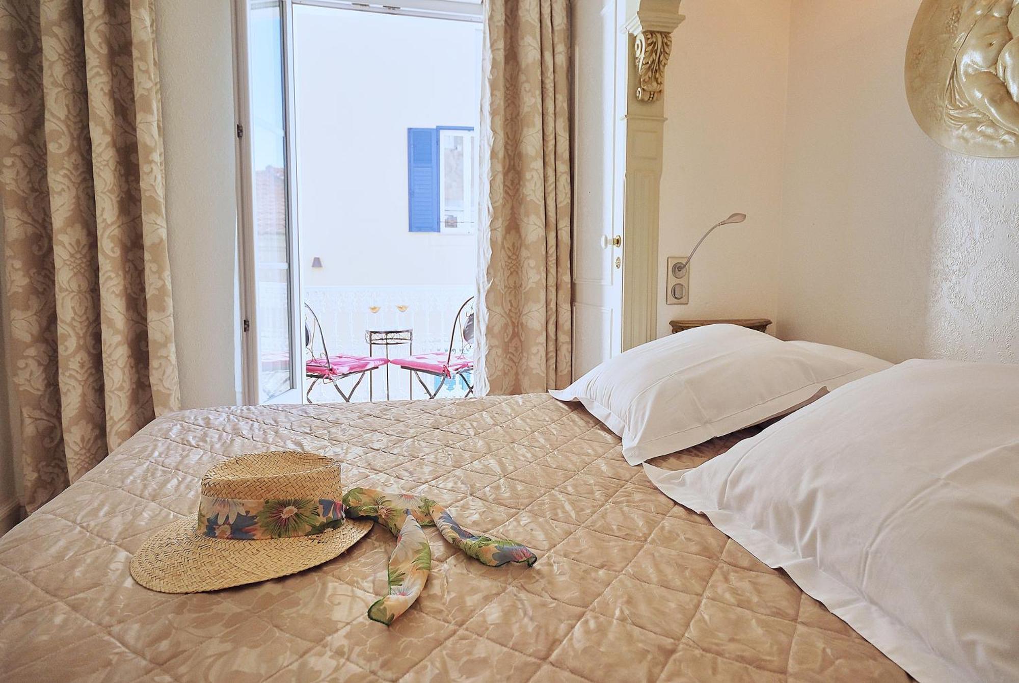 Le Magnolia Hotel Calvi  Kültér fotó