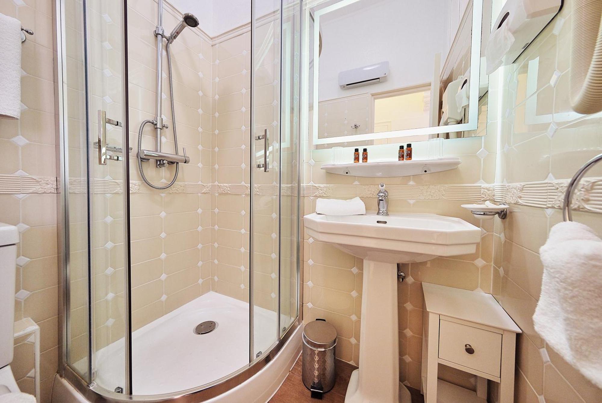 Le Magnolia Hotel Calvi  Kültér fotó