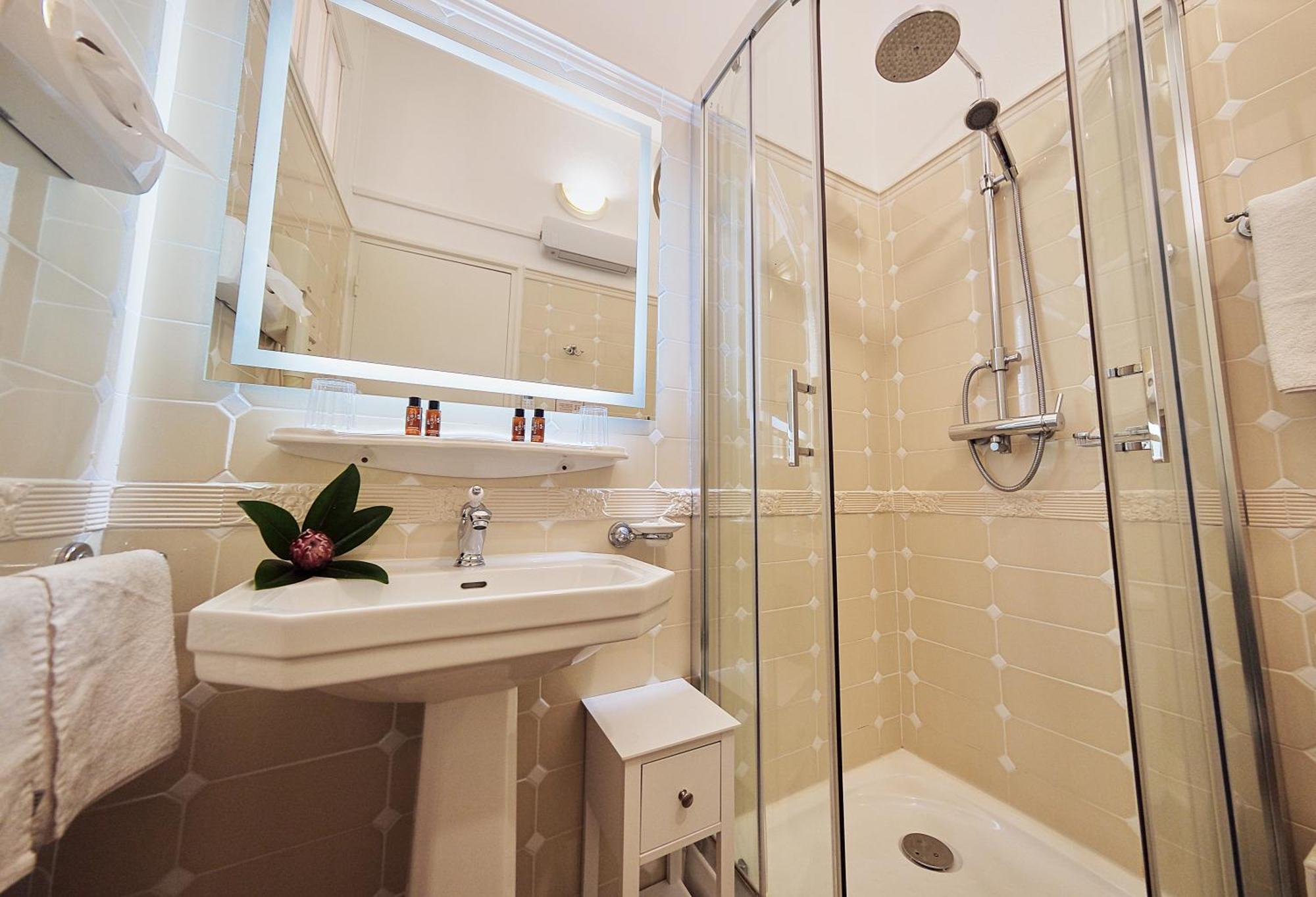 Le Magnolia Hotel Calvi  Kültér fotó