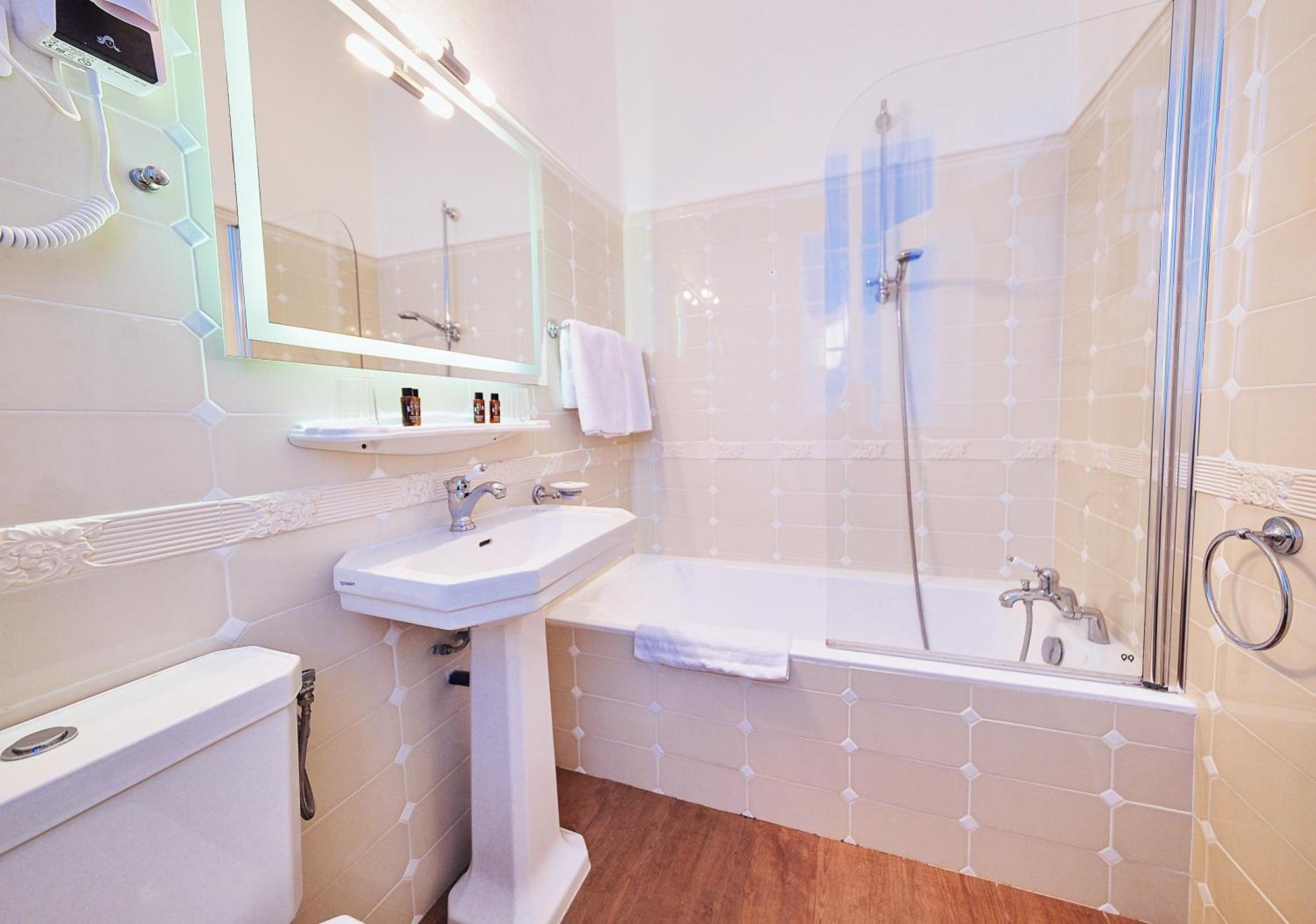 Le Magnolia Hotel Calvi  Kültér fotó