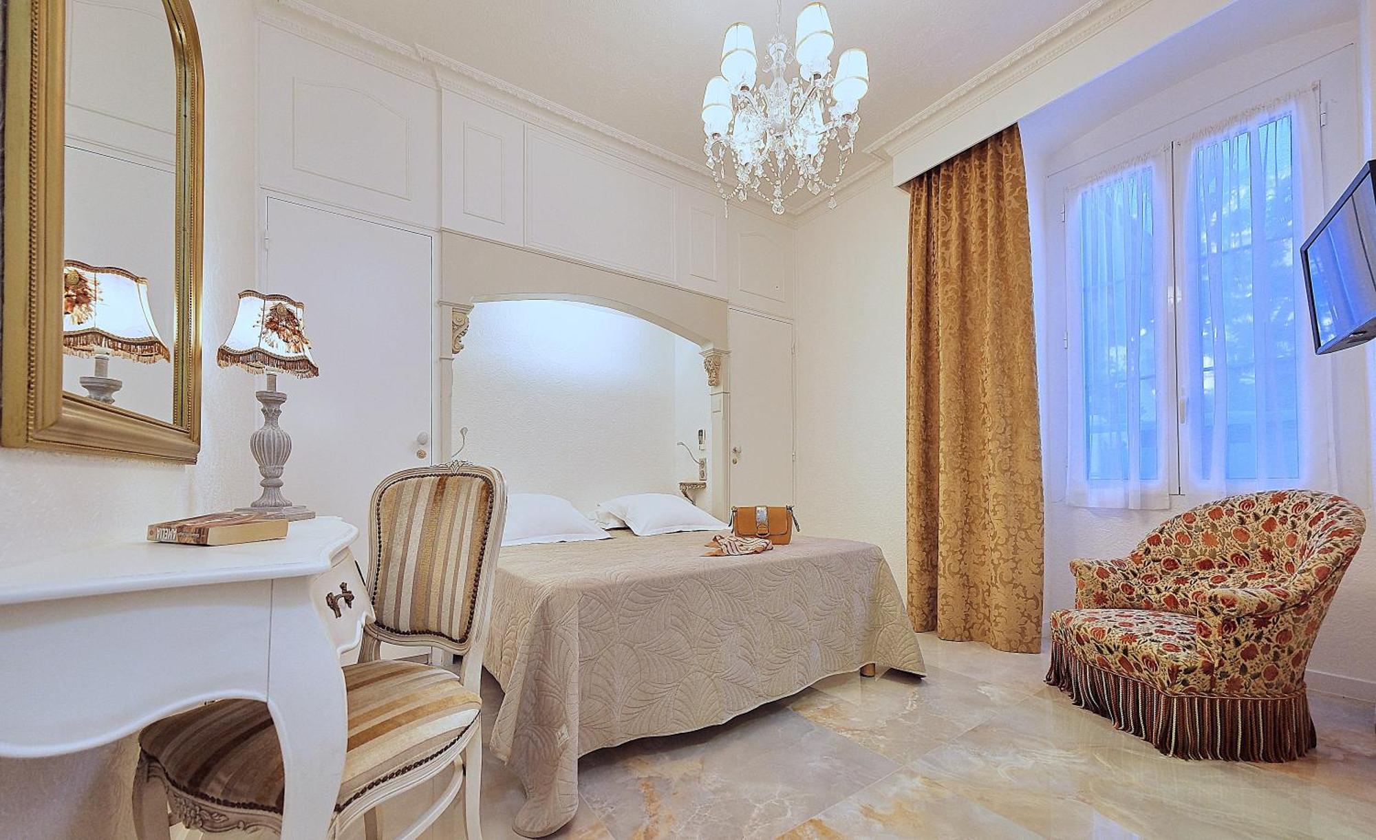 Le Magnolia Hotel Calvi  Kültér fotó